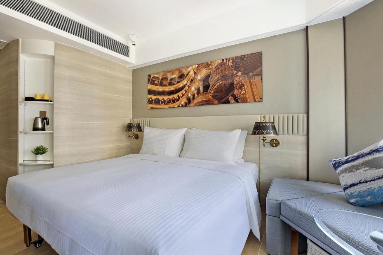 Hotel Alexandra Хонконг Екстериор снимка